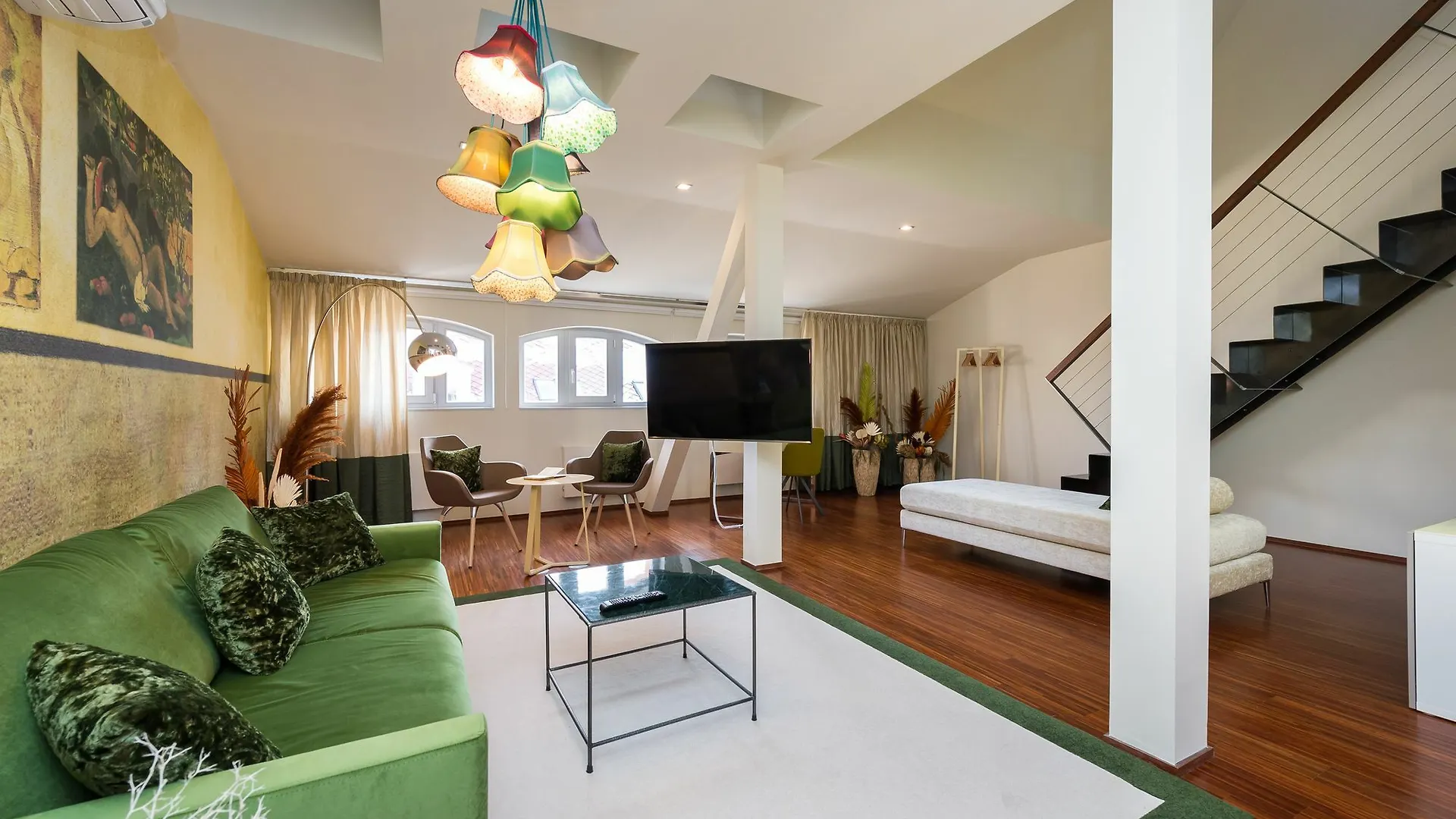Empirent Apartments City Center Prague 0*,